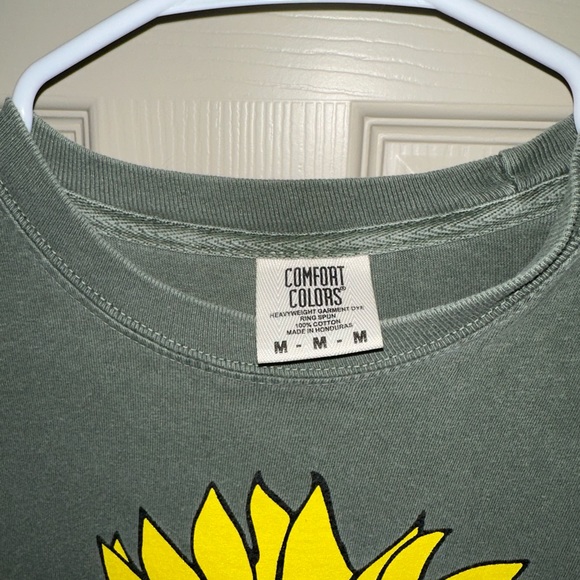 Comfort colors alpha sigma alpha sunflower sorority t-shirt - Picture 2 of 2